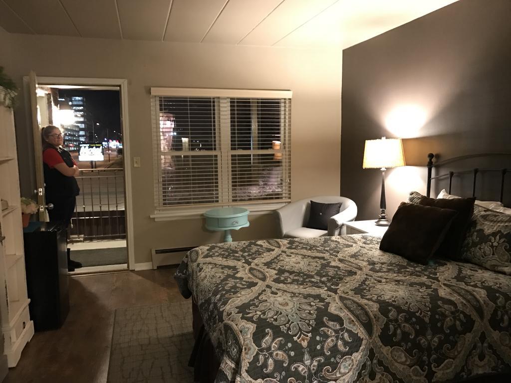 Gateway Inn Оук-Лон Экстерьер фото